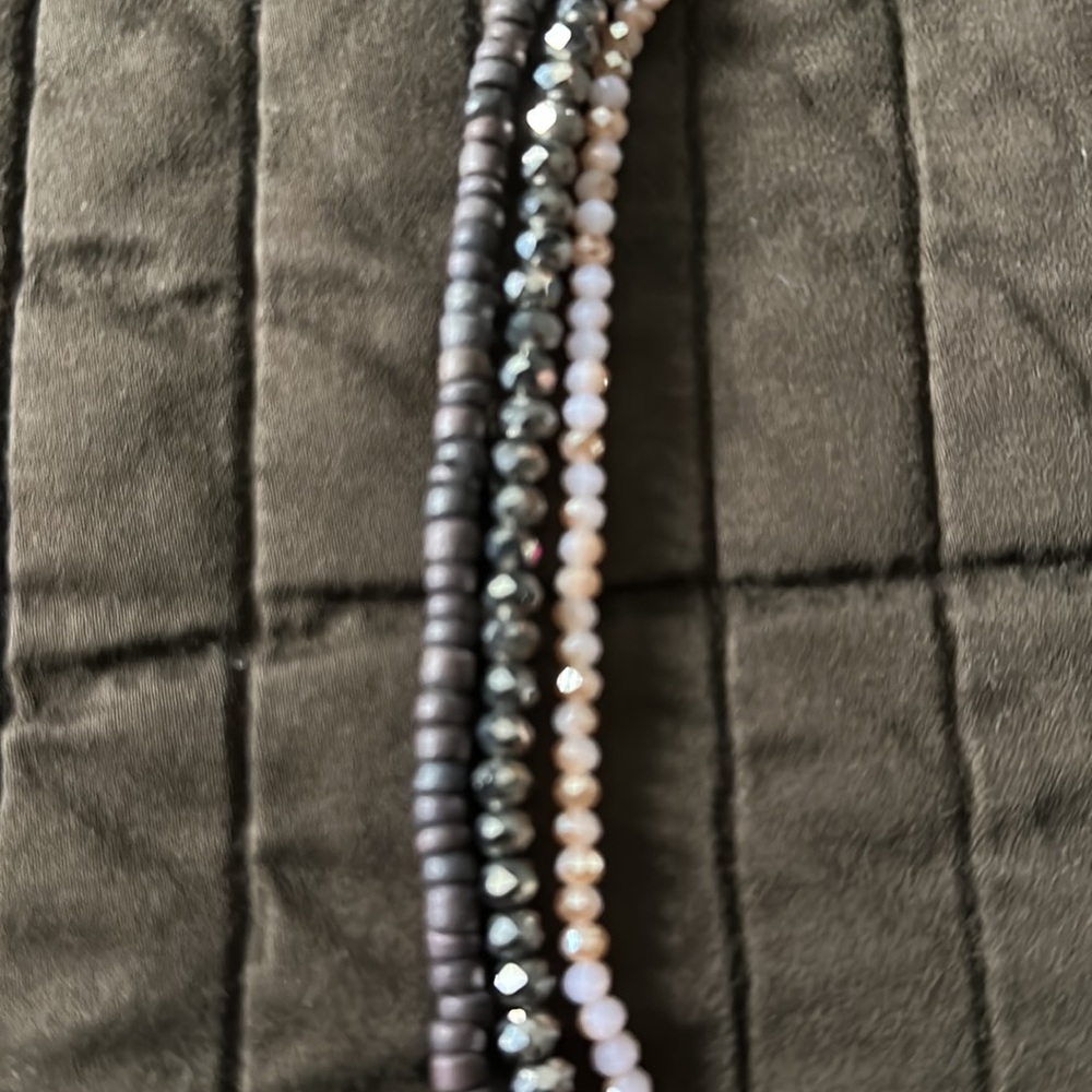 Loft neckless - Picture 3 of 3
